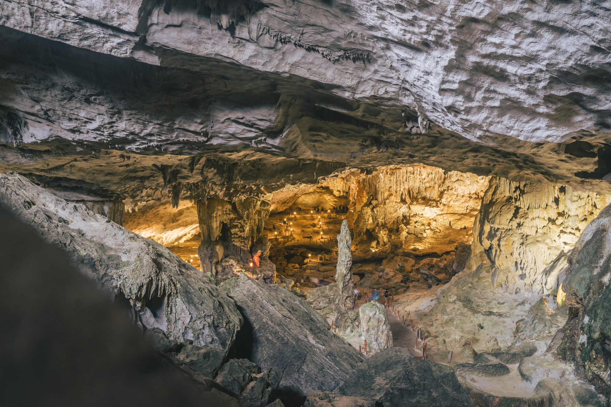PG MINES GOLD ROCKS